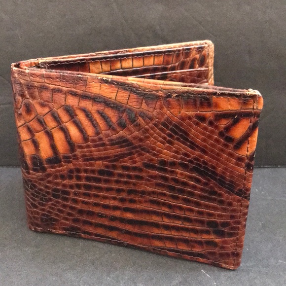 Brahmin Other - Brahmin Vintage Melbourne Croc Embossed Billfold